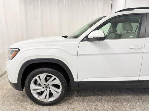 2023 Volkswagen Atlas 3.6L SE w/Technology