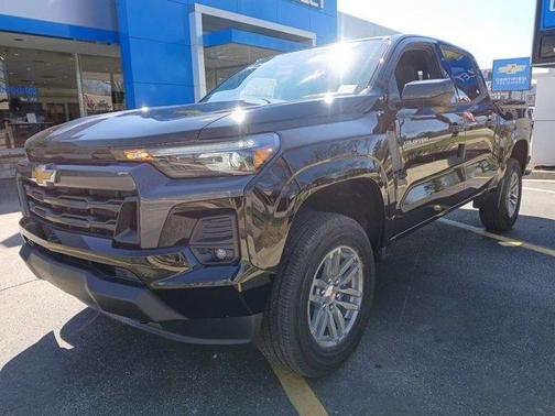 Black 2026 Chevrolet Colorado LT