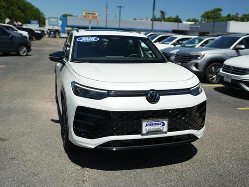 Opal White Pearl 2026 Volkswagen Tiguan 2.0T SE R-Line Black