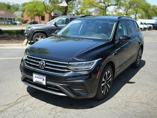 Deep Black Pearl Effect 2023 Volkswagen Tiguan 2.0T S