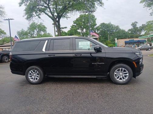 2025 Chevrolet Suburban LS