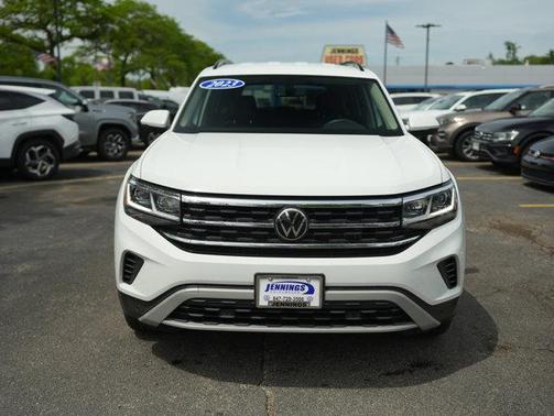 Pure White 2023 Volkswagen Atlas 2.0T SE