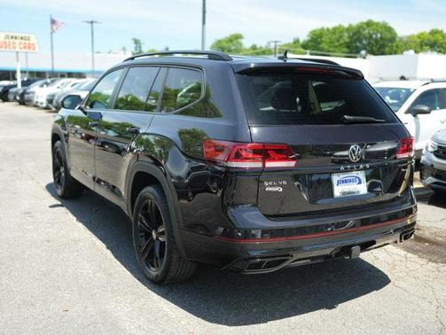 Deep Black Pearl Effect 2023 Volkswagen Atlas 3.6 V6 SEL R-Line Black