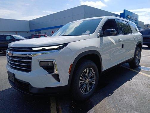 Summit White 2026 Chevrolet Traverse LT