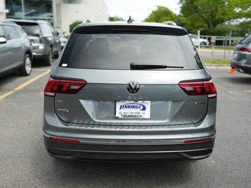 Platinum Gray Metallic 2023 Volkswagen Tiguan 2.0T SE