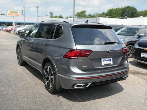 Platinum Gray Metallic 2023 Volkswagen Tiguan 2.0T SEL R-Line