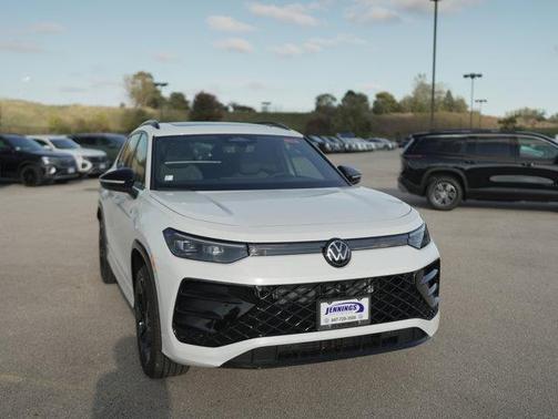 2025 Volkswagen Tiguan 2.0T SE R-Line Black