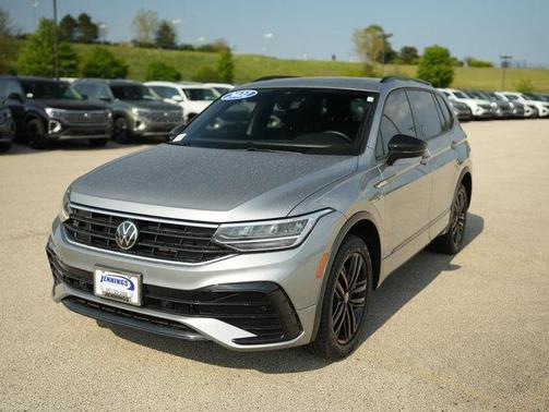 Pyrite Silver Metallic 2022 Volkswagen Tiguan 2.0T SE R-Line Black