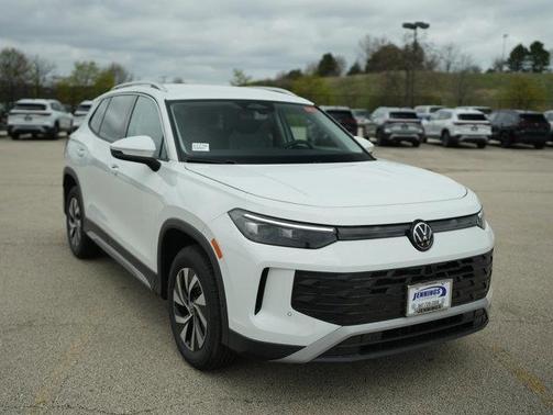 Pure White 2026 Volkswagen Tiguan 2.0T S