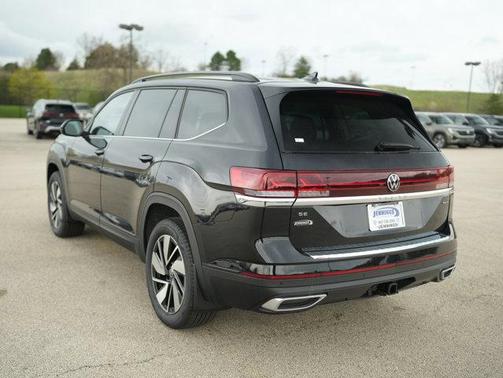 Deep Black Pearl Effect 2026 Volkswagen Atlas 2.0T SE W/TECHNOLOGY