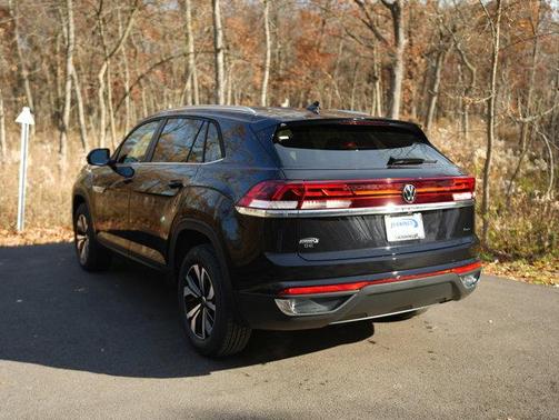 2026 Volkswagen Atlas Cross Sport 2.0T SE