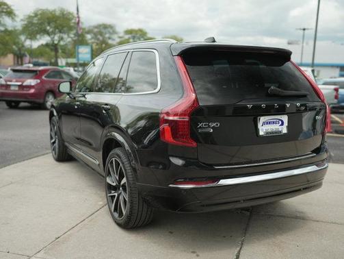 2024 Volvo XC90 B6 Ultimate Bright Theme 7-Seater
