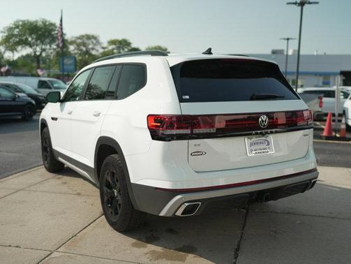 2025 Volkswagen Atlas 2.0T Peak Edition