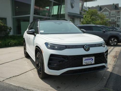 2025 Volkswagen Tiguan 2.0T SE R-Line Black