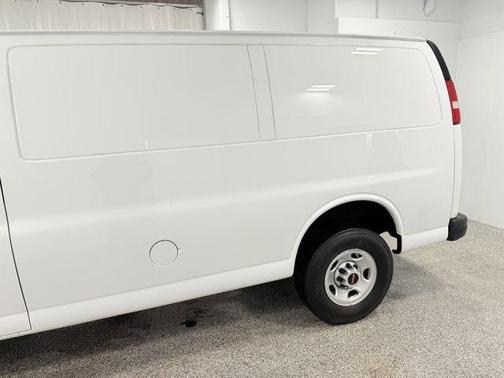 2023 GMC Savana 2500 Work Van