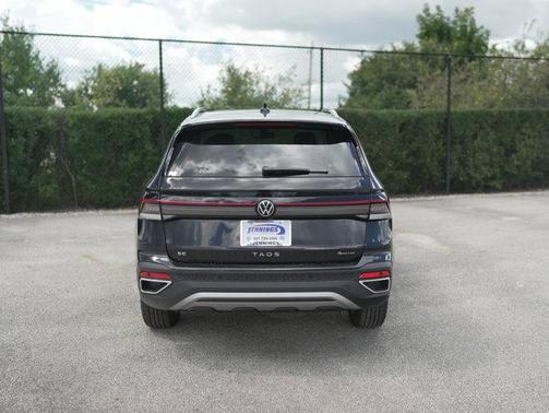 2025 Volkswagen Taos 1.5T SE