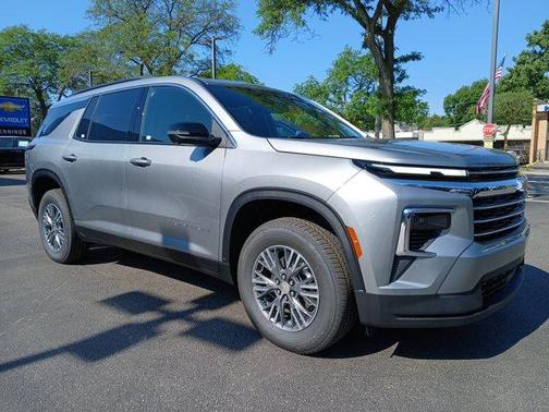 2025 Chevrolet Traverse LT