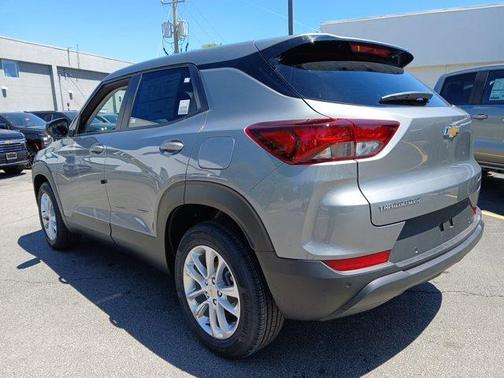 Sterling Gray Metallic 2026 Chevrolet Trailblazer LS