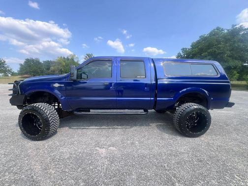 Blue 2006 Ford F-250 King Ranch
