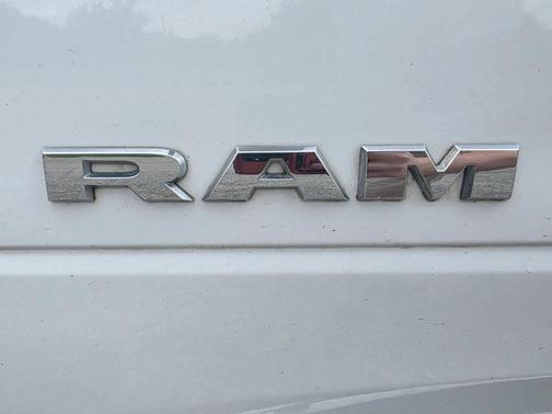 Bright White Clearcoat 2019 RAM 2500 Big Horn Crew Cab 4x4 6'4' Box