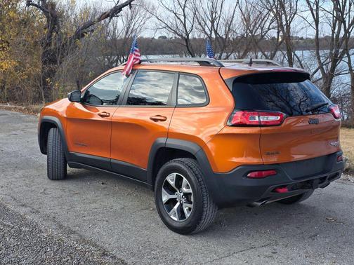 2016 Jeep Cherokee Sport