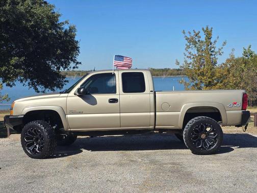 2004 Chevrolet Silverado 2500 LT H/D Extended Cab