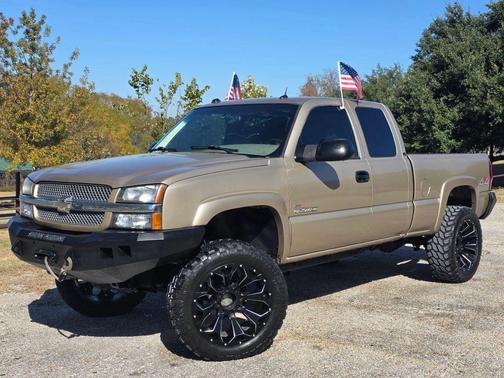 2004 Chevrolet Silverado 2500 LT H/D Extended Cab