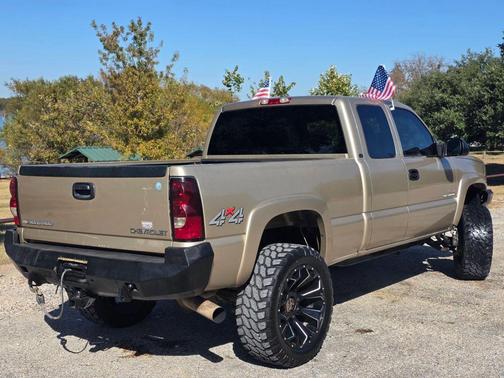 2004 Chevrolet Silverado 2500 LT H/D Extended Cab