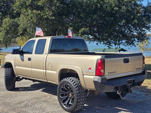 2004 Chevrolet Silverado 2500 LT H/D Extended Cab
