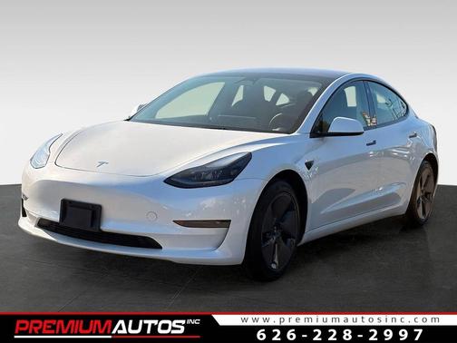 Pearl White Multi-Coat 2023 Tesla Model 3 Standard Range