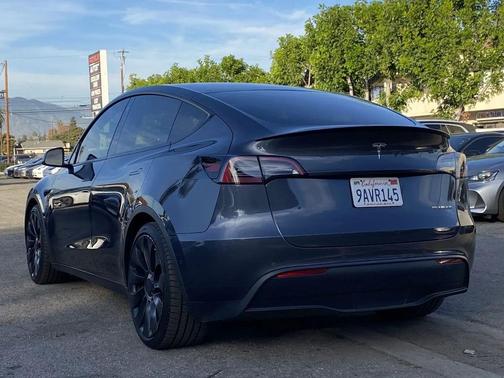 2022 Tesla Model Y Performance Dual Motor All-Wheel Drive