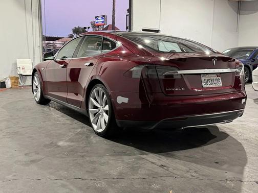 2012 Tesla Model S Signature Performance