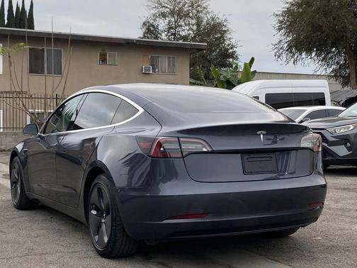 2019 Tesla Model 3 Standard Range Plus