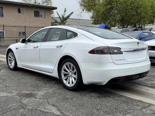 2016 Tesla Model S 90D