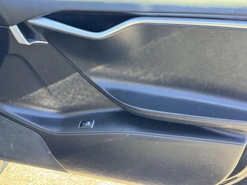 2016 Tesla Model S 75D