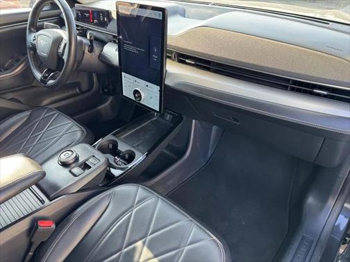 2022 Ford Mustang Mach-E Select