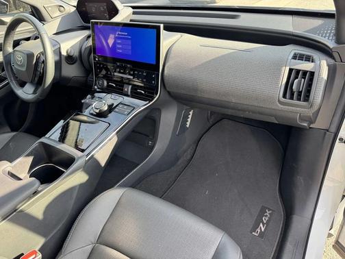 2023 Toyota bZ4X Limited