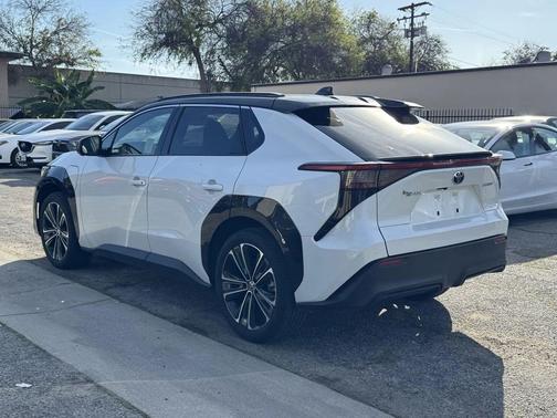 2023 Toyota bZ4X Limited