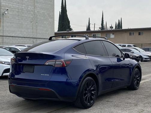 2022 Tesla Model Y Long Range Dual Motor All-Wheel Drive