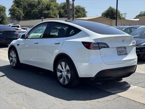 2021 Tesla Model Y Standard Range Rear-Wheel Drive