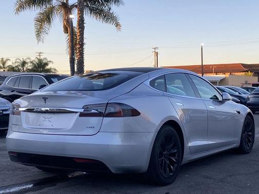 2017 Tesla Model S 75D