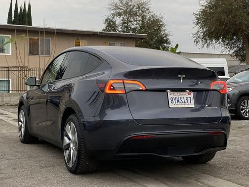 2021 Tesla Model Y Long Range Dual Motor All-Wheel Drive