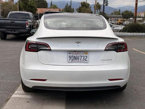 Pearl White Multi-Coat 2023 Tesla Model 3 Performance