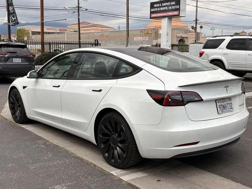 Pearl White Multi-Coat 2023 Tesla Model 3 Performance