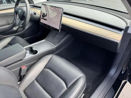2022 Tesla Model 3 Standard Range