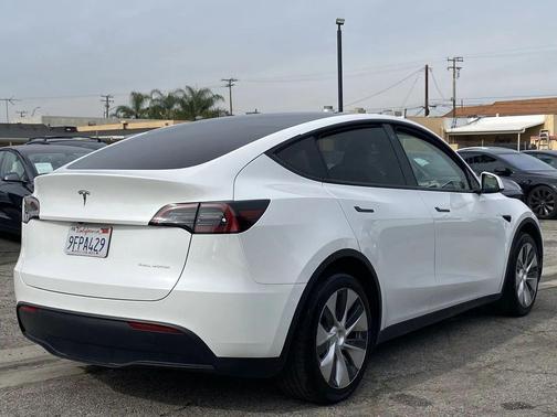 2023 Tesla Model Y Long Range Dual Motor All-Wheel Drive