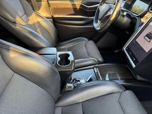 2016 Tesla Model X 75D