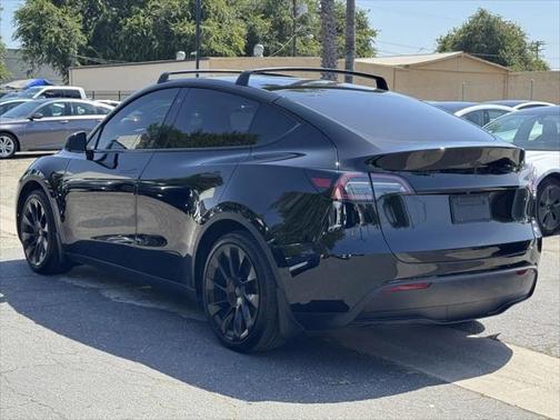 2022 Tesla Model Y Long Range Dual Motor All-Wheel Drive