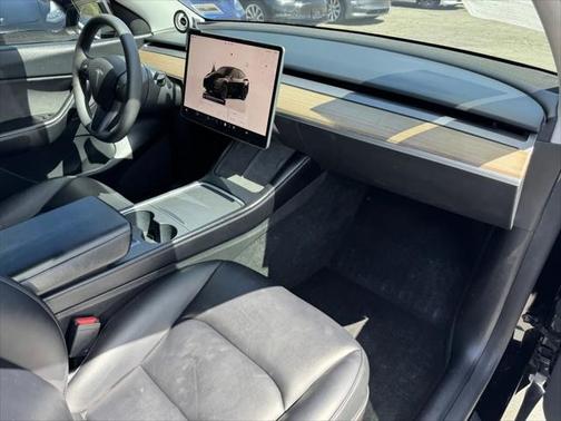 2022 Tesla Model Y Long Range Dual Motor All-Wheel Drive