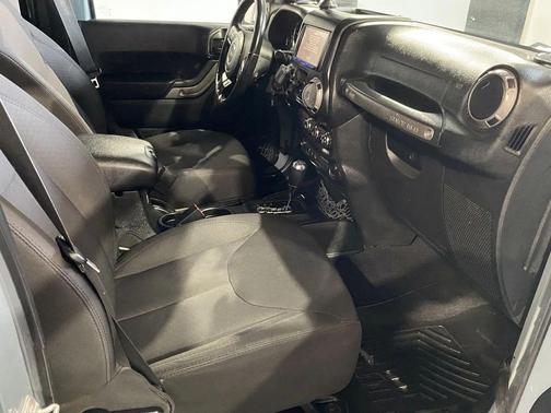 Anvil Clearcoat 2015 Jeep Wrangler Unlimited Sport